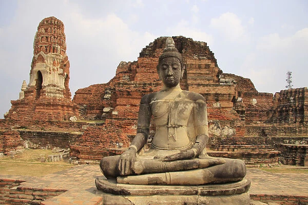 Buddha Statue at Ayutthaya Wat Mahathat