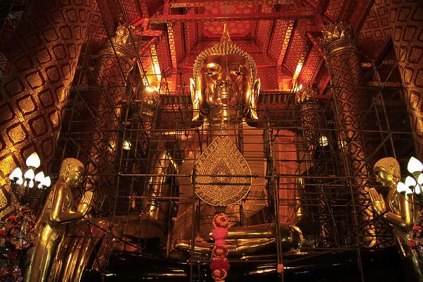 Buddha Statue at Ayutthaya Wat Panan Choeng