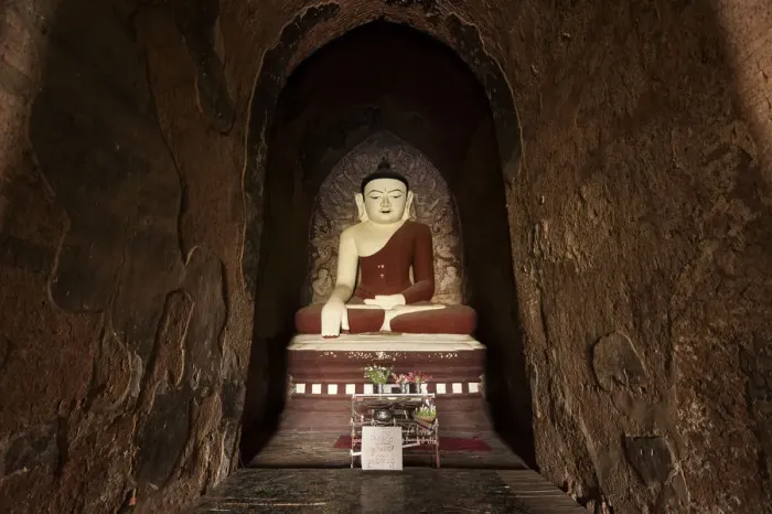 Framed Print : Buddha statue in the chapel of Bagan pagoda Framed Print : Buddha statue in the chapel of Bagan pagoda