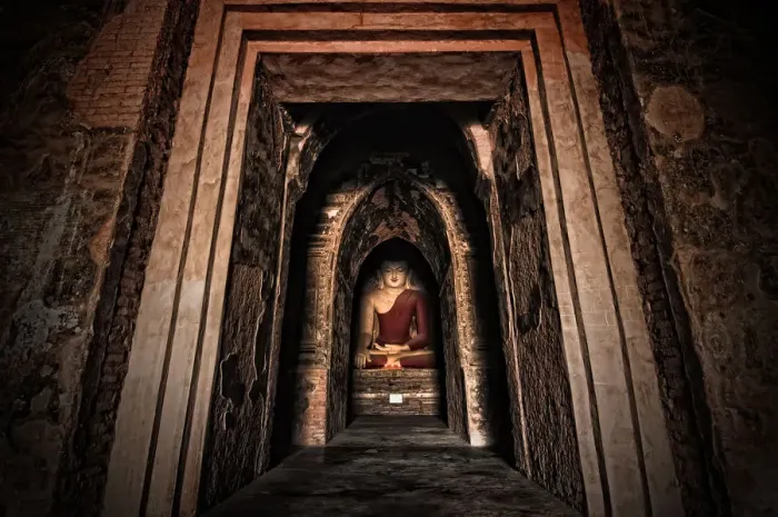 Framed Print : Buddha statue in the chapel of Bagan pagoda Framed Print : Buddha statue in the chapel of Bagan pagoda