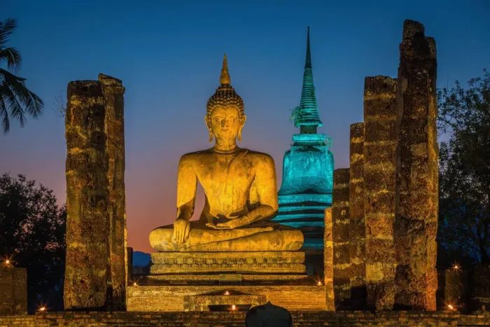 Framed Print : Buddha Statue at Wat Mahathat in Sukhothai Historical Park Framed Print : Buddha Statue at Wat Mahathat in Sukhothai Historical Park