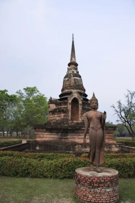 Framed Print : Buddha Statue at Wat Sa Si Framed Print : Buddha Statue at Wat Sa Si