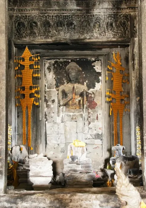 Framed Print : Buddhist altar inside Angkor wat, Siem Reap, Cambodia Framed Print : Buddhist altar inside Angkor wat, Siem Reap, Cambodia