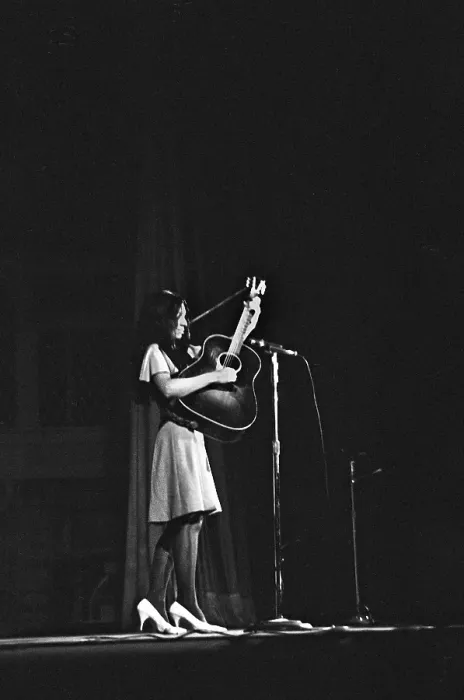 Framed Print : Buffy Sainte-Marie At The New York Folk Festival