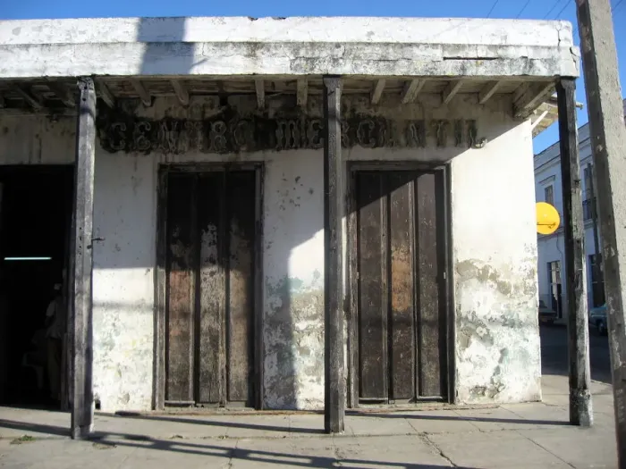 Framed Print : Building, Cienfuegos, Cuba