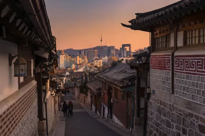 Framed Print : Bukchon hanok village street Framed Print : Bukchon hanok village street