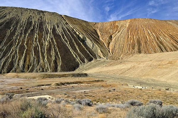 Burden dumps with rain water channels, Kennecott Utah Coppers Bingham Canyon Mine, Copperton, Utah, USA