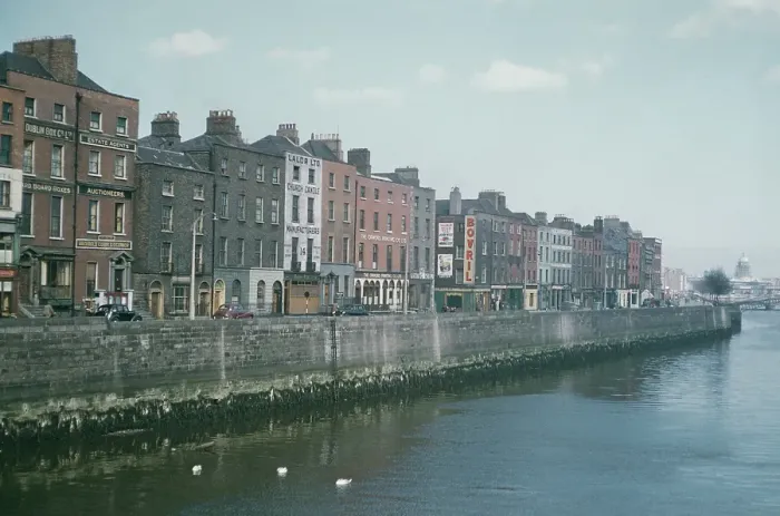 Framed Print : Burgh Quay Framed Print : Burgh Quay