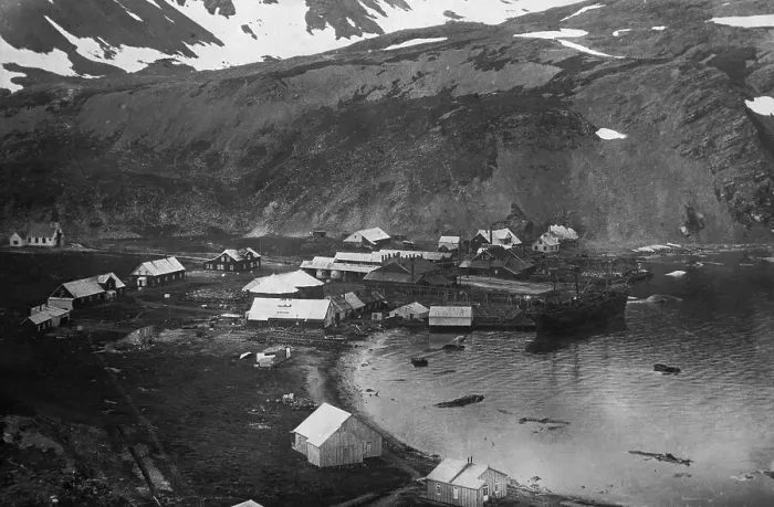 Framed Print : Burial Place of Sir Ernest Shackleton Framed Print : Burial Place of Sir Ernest Shackleton