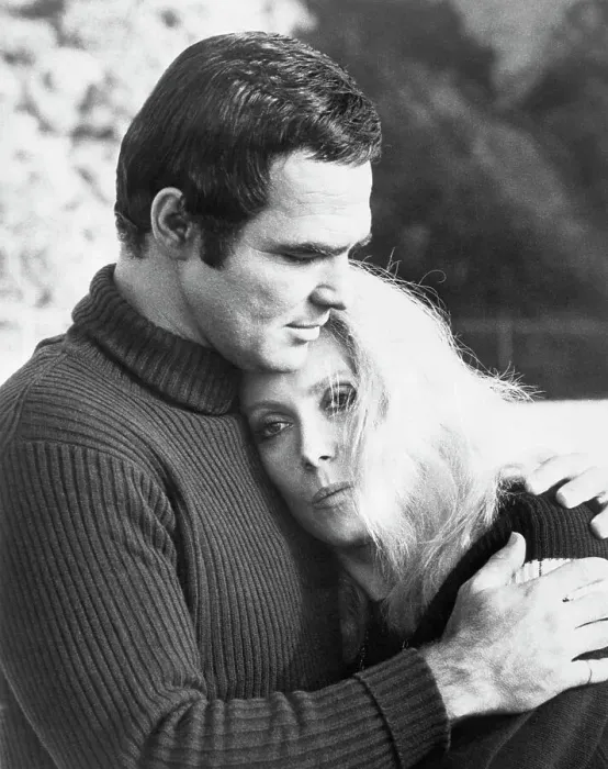 Framed Print : Burt Reynolds and Catherine Deneuve in Hustle Framed Print : Burt Reynolds and Catherine Deneuve in Hustle