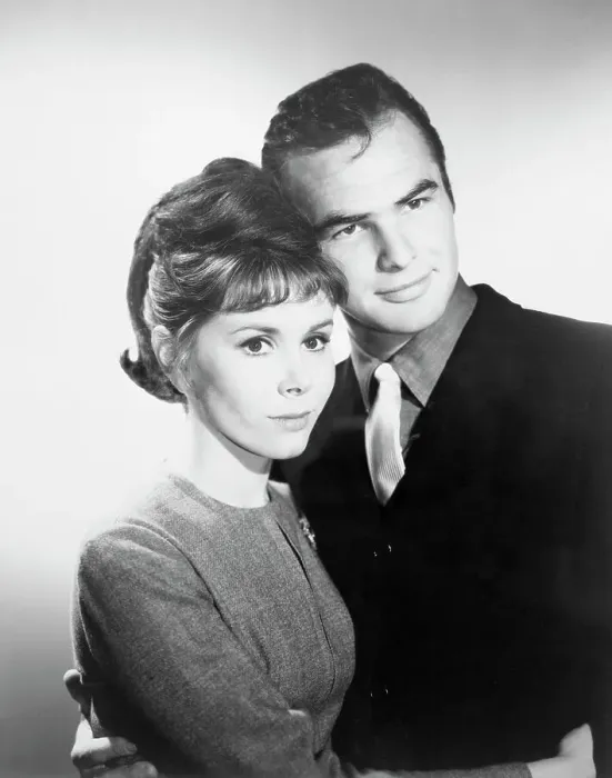 Framed Print : Burt Reynolds Embracing Judy Carne Framed Print : Burt Reynolds Embracing Judy Carne