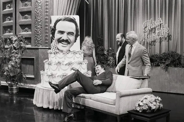 Framed Print : Burt Reynolds Laughing with Johnny Carson and Dom DeLuise Framed Print : Burt Reynolds Laughing with Johnny Carson and Dom DeLuise
