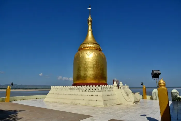 Framed Print : Bus Phaya pagoda at irrawaddy river, Bagan Myanmar Framed Print : Bus Phaya pagoda at irrawaddy river, Bagan Myanmar