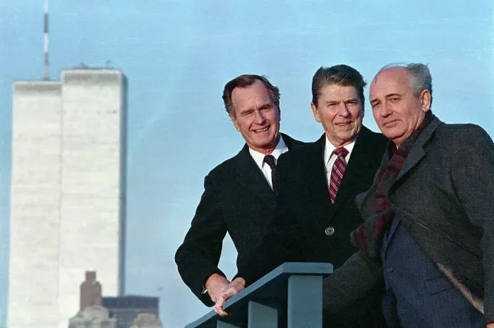 Framed Print : Bush, Reagan, and Gorbachev on Rooftop Framed Print : Bush, Reagan, and Gorbachev on Rooftop