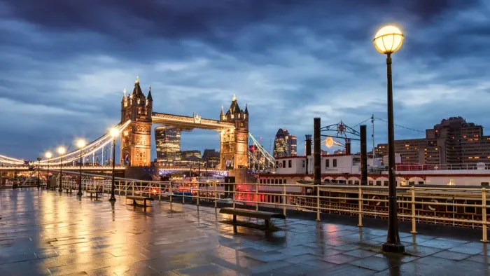 Framed Print : Butlers Wharf Pier