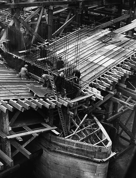 Buttress. A buttress of Waterloo Bridge under construction