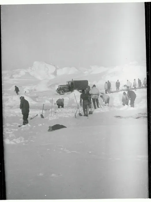 Framed Print : Byrd Exploration Team at Antarctica