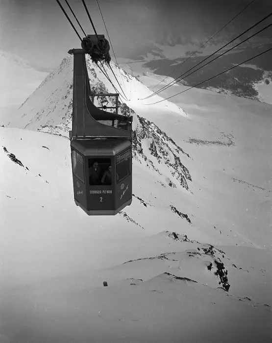 Framed Print : Cable Car Just Leaving Top of Mountain Framed Print : Cable Car Just Leaving Top of Mountain