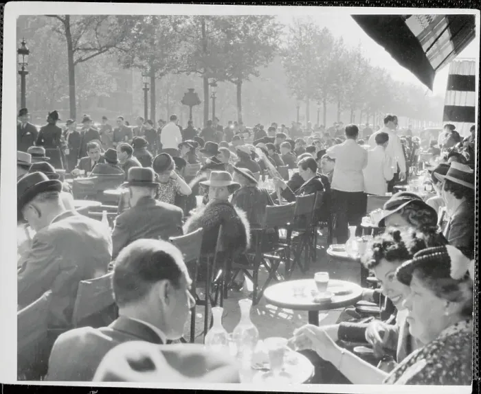 Framed Print : Cafe de la Paix on the Champs-Elysee in Paris Framed Print : Cafe de la Paix on the Champs-Elysee in Paris