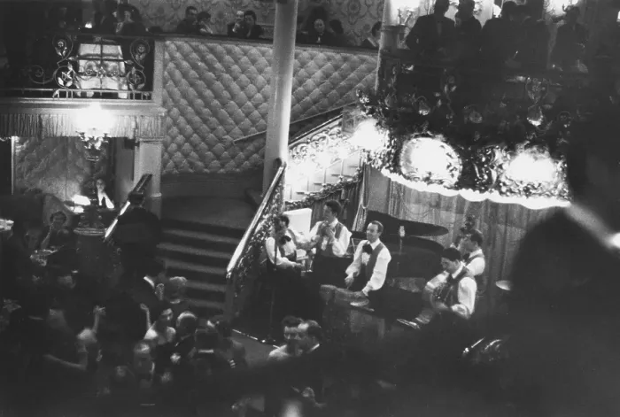Framed Print : Cafe De Paris Framed Print : Cafe De Paris