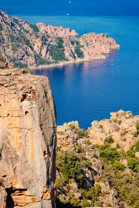 Framed Print : Calanques de Piana badlands and cliffs on the mediterranean sea, Corse, France