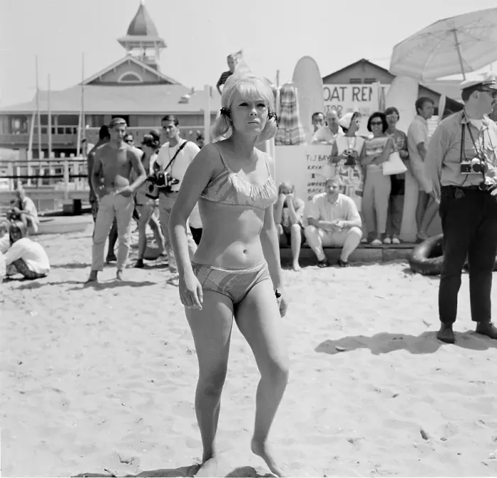 California Beach Girls Print - Newport Beach, CA 1965. Art Prints