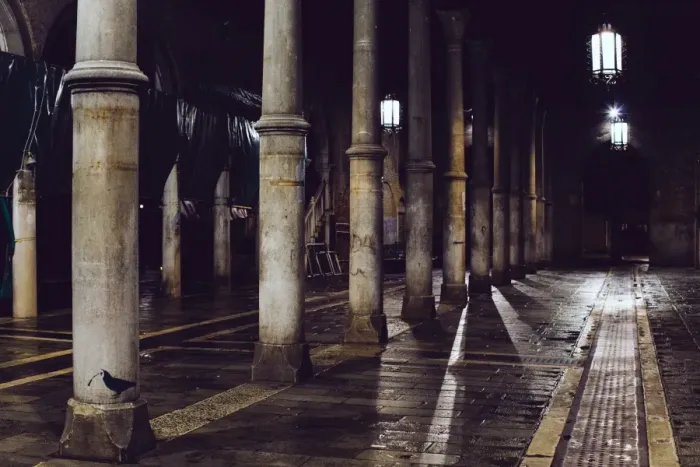 Framed Print : Campo delle Beccarie square in Venice at night