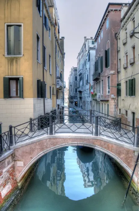 Framed Print : Canal with bridge in the center of Venice - Italy Framed Print : Canal with bridge in the center of Venice - Italy