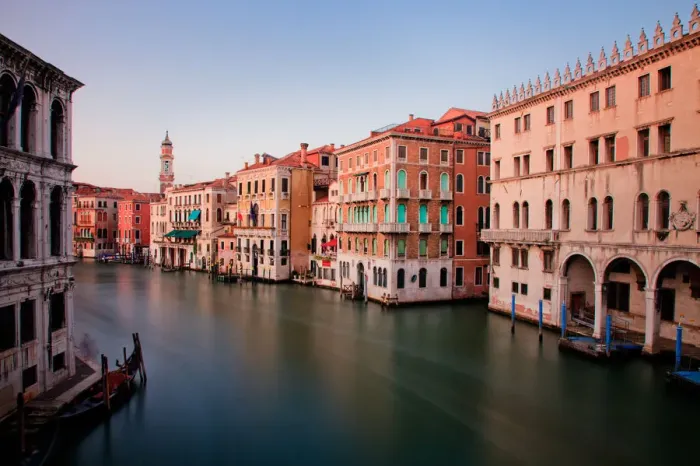 Framed Print : Canal palaces