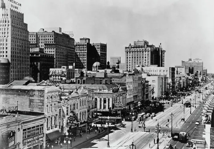 Framed Print : Canal Street Framed Print : Canal Street