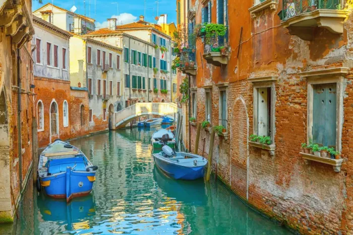 Framed Print : Canal in Venice