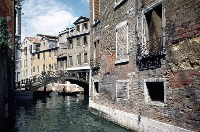 Framed Print : Canals in Venice Framed Print : Canals in Venice
