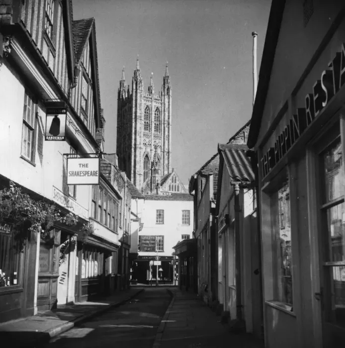 Framed Print : Canterbury Cathedral Framed Print : Canterbury Cathedral