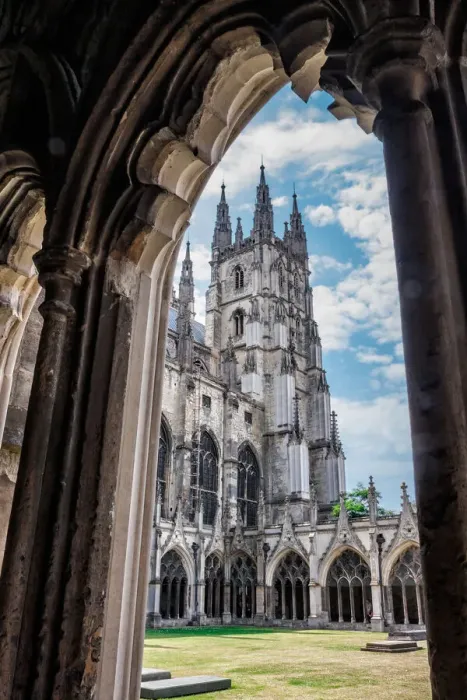 Framed Print : Canterbury Cathedral, cloisters Framed Print : Canterbury Cathedral, cloisters