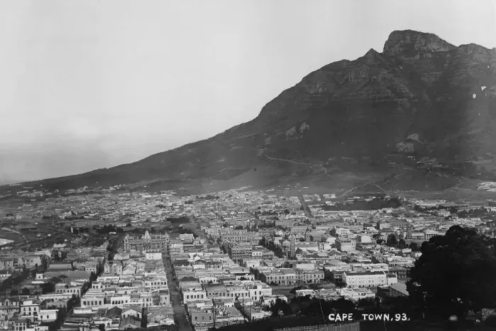 Framed Print : Cape Town in South Africa, circa 1900. (Photo by Hulton Archive / Getty Images) Framed Print : Cape Town in South Africa, circa 1900. (Photo by Hulton Archive / Getty Images)
