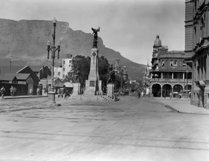 Framed Print : Cape Town War Memorial Framed Print : Cape Town War Memorial