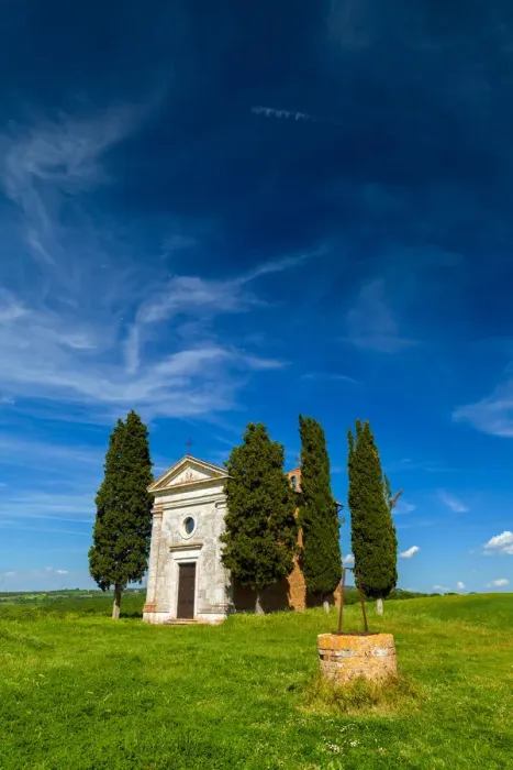 Framed Print : The Capella di Vitaleta in Tuscany Framed Print : The Capella di Vitaleta in Tuscany