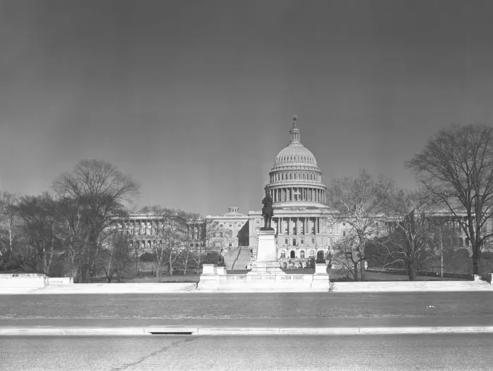 Framed Print : Capitol Building, Washington DC, USA, (B&W) Framed Print : Capitol Building, Washington DC, USA, (B&W)