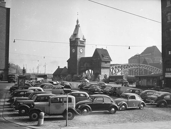 Car Park. circa 1940: Cars packed near Wandahmsbrucke, Hamburg