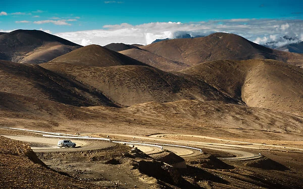Car ride through Tibetan landscape