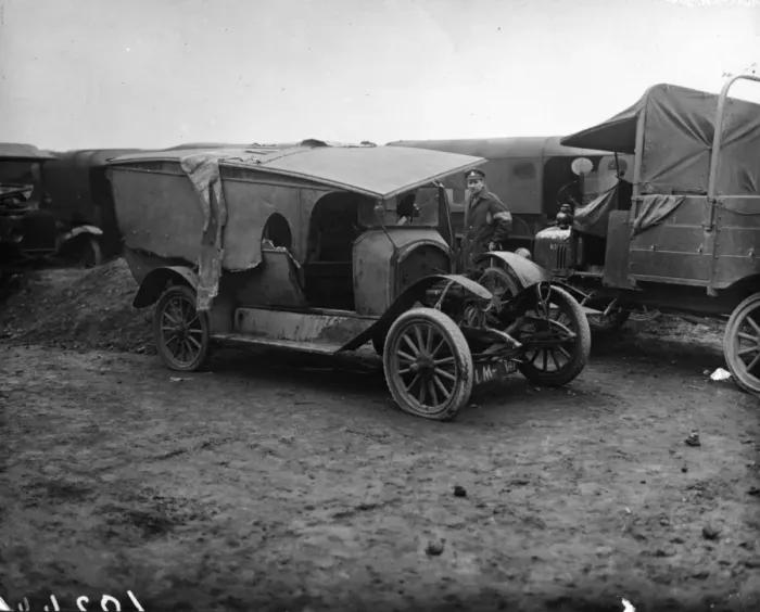 Framed Print : Car Sale. March 1919: A motor sale at Hendon. (Photo by Topical Press Agency / Getty Images) Framed Print : Car Sale. March 1919: A motor sale at Hendon. (Photo by Topical Press Agency / Getty Images)