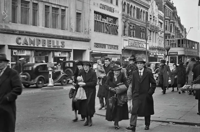 Framed Print : Cardiff Street Scene Framed Print : Cardiff Street Scene