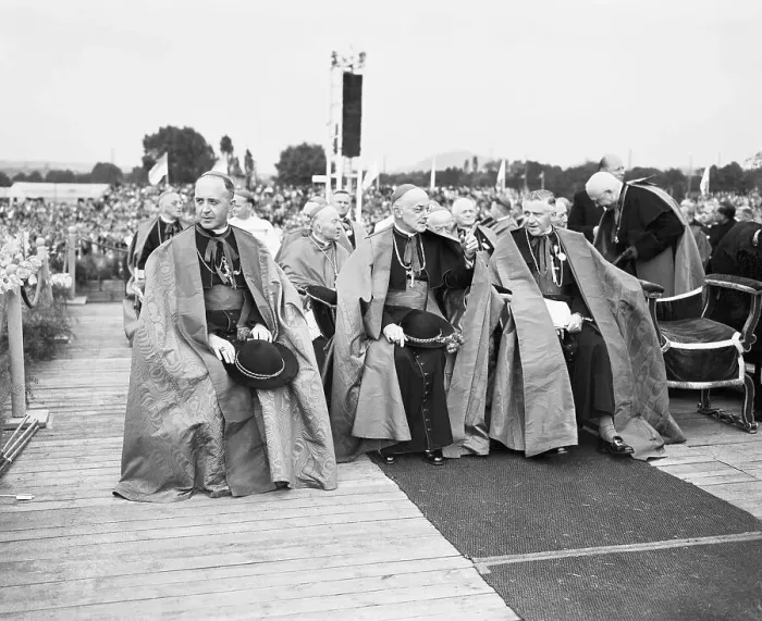 Framed Print : Cardinal Wendel and Colleagues Attending a Mass Framed Print : Cardinal Wendel and Colleagues Attending a Mass