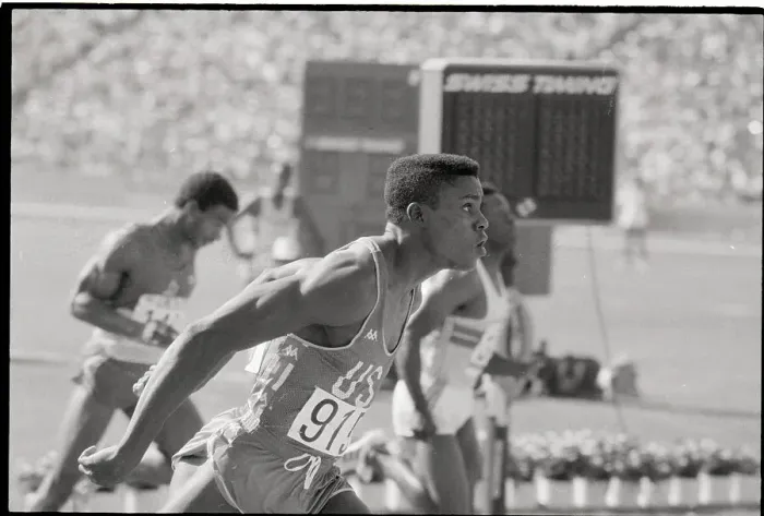 Framed Print : Carl Lewis Waist Up Running Framed Print : Carl Lewis Waist Up Running