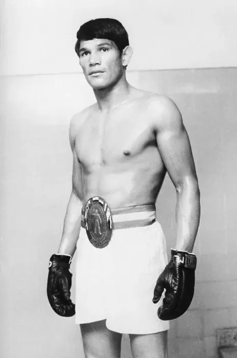 Framed Print : Carlos Monzon In 3 / 4 Length Photo Framed Print : Carlos Monzon In 3 / 4 Length Photo
