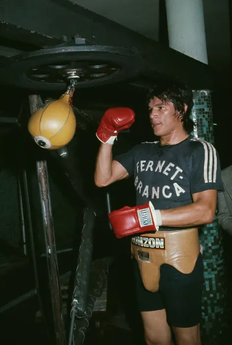 Framed Print : Carlos Monzon With Punching Bag