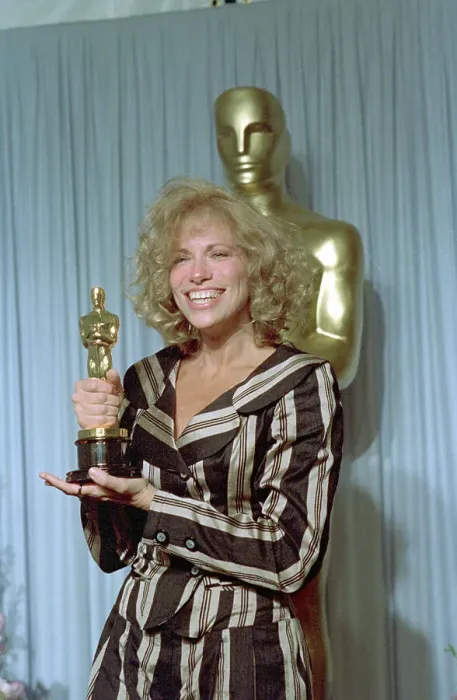 Framed Print : Carly Simon Holding Oscar Award Framed Print : Carly Simon Holding Oscar Award