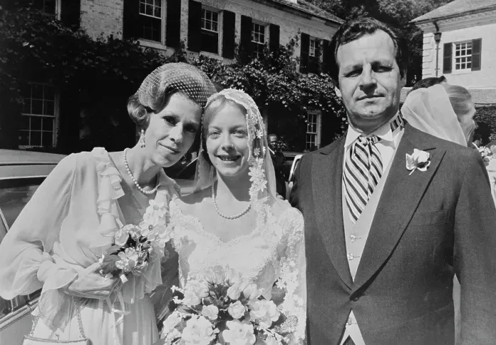 Framed Print : Carol Burnett, Amy Stryker And Paul Dooley On Set A Wedding Framed Print : Carol Burnett, Amy Stryker And Paul Dooley On Set A Wedding