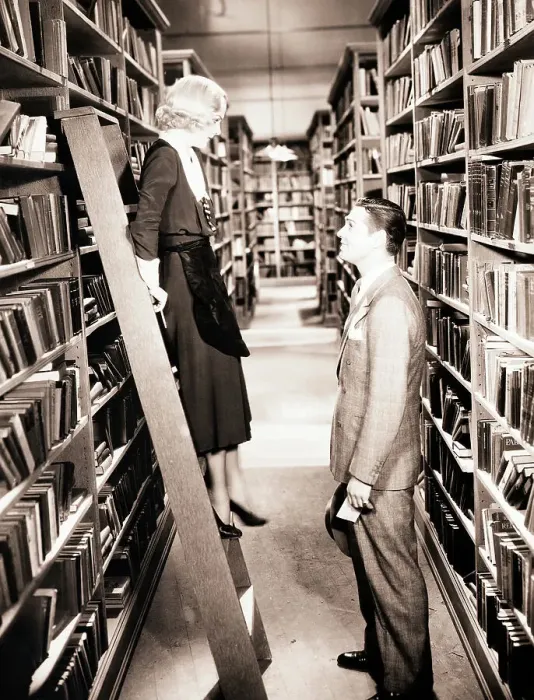 Framed Print : Carole Lombard and Clark Gable in Library Framed Print : Carole Lombard and Clark Gable in Library