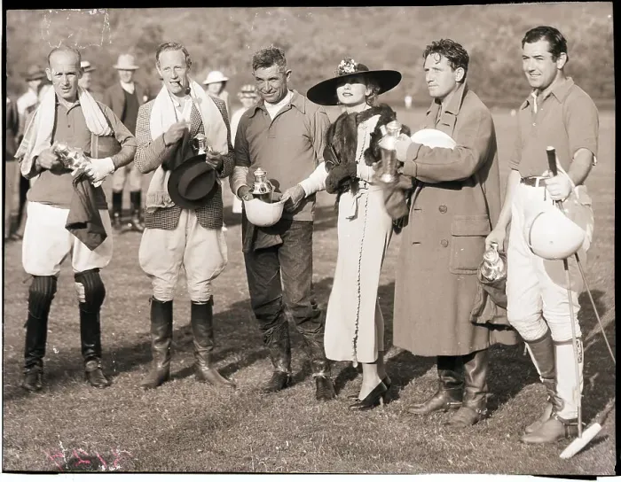 Framed Print : Carole Lombard Gives Trophy to Actors Framed Print : Carole Lombard Gives Trophy to Actors